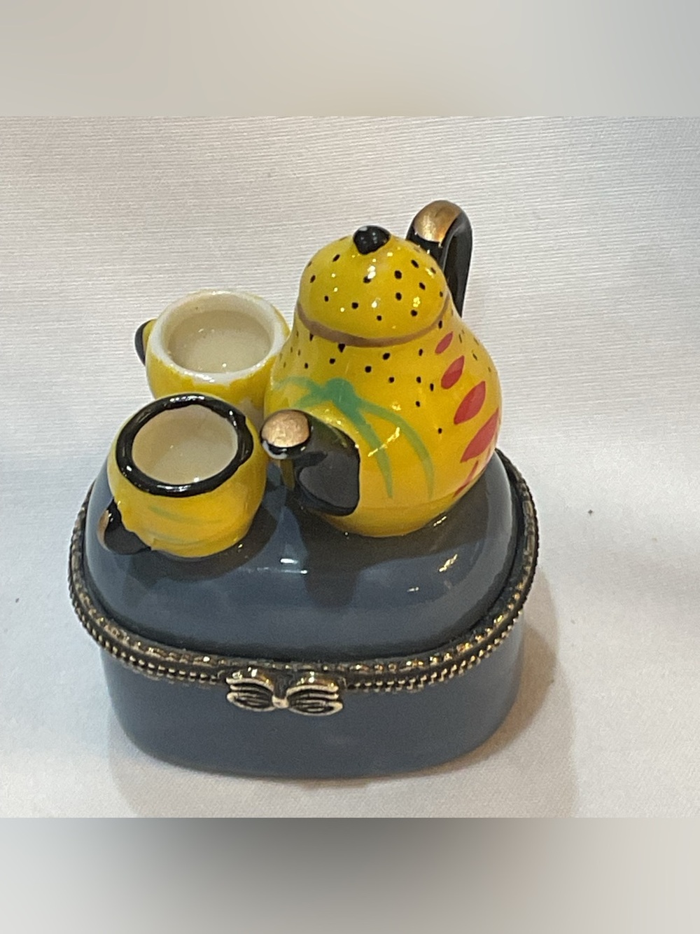 TWO Mini Ceramic Keepsake Boxes-Cola & Tea Set - Picture 2 of 9